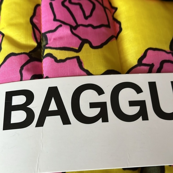 BAGGU 16 tablet Floral Pink and Yellow Padded Sleeve - Picture 6 of 6